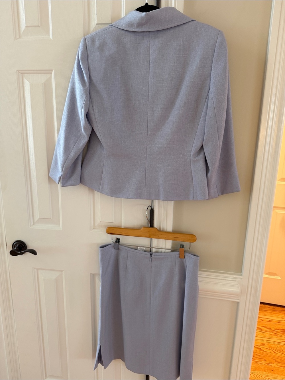 NWOT TAHARI  Pale Lavender Skirt Suit Beautiful  10p - Picture 5 of 10